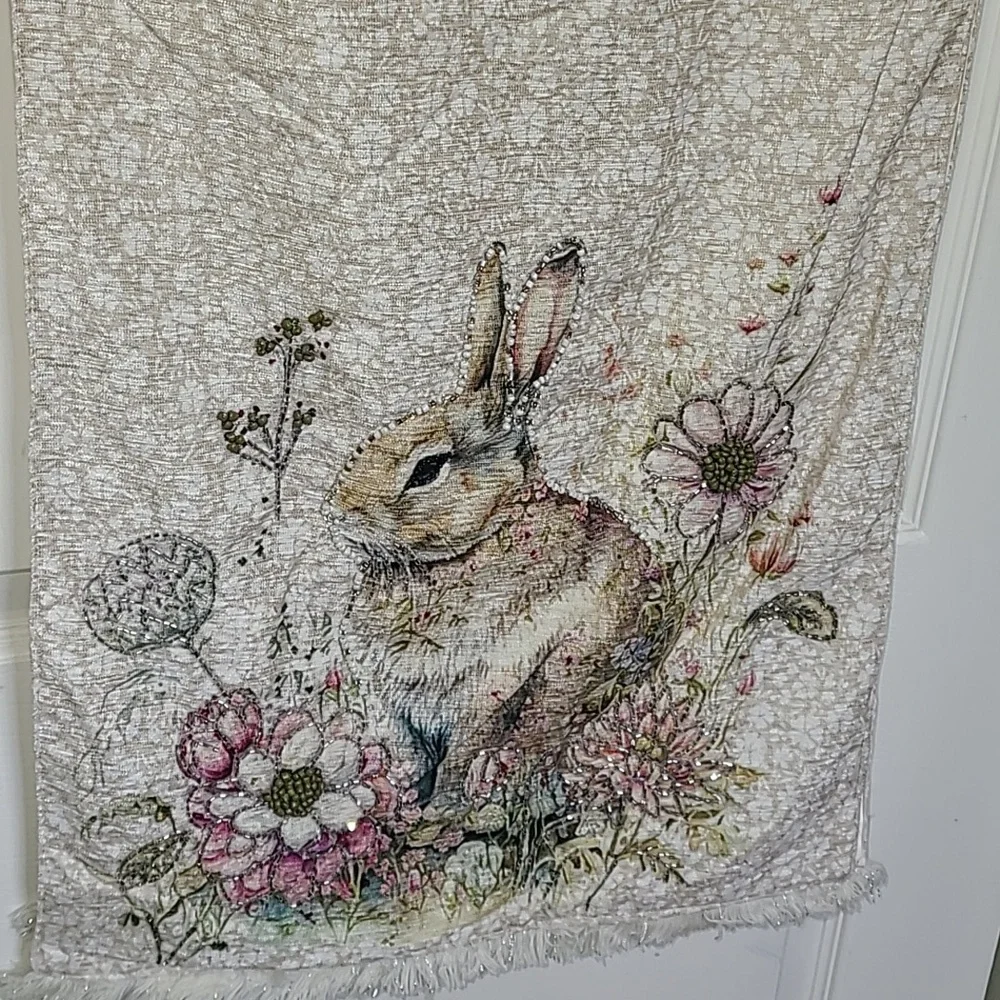TAHARI TABLE RUNNER 16